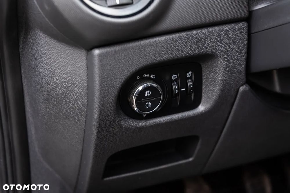 Opel Corsa 1.4 16V Selection 110 Jahre - 13