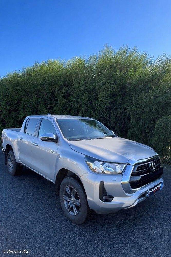 Toyota Hilux 2.4 D-4D 4WD CD CM Aut. - 1