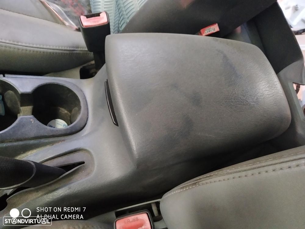 APOIO DE BRAÇOS JEEP CHEROKEE KJ - 1