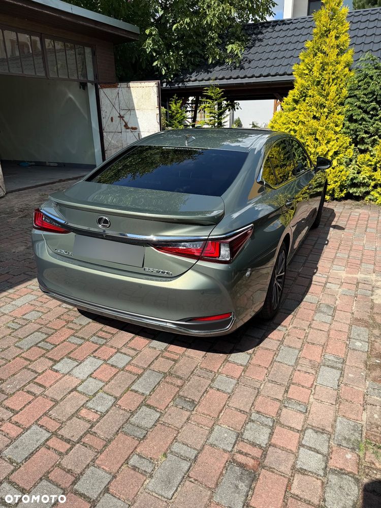 Lexus ES 300h Business Edition - 23