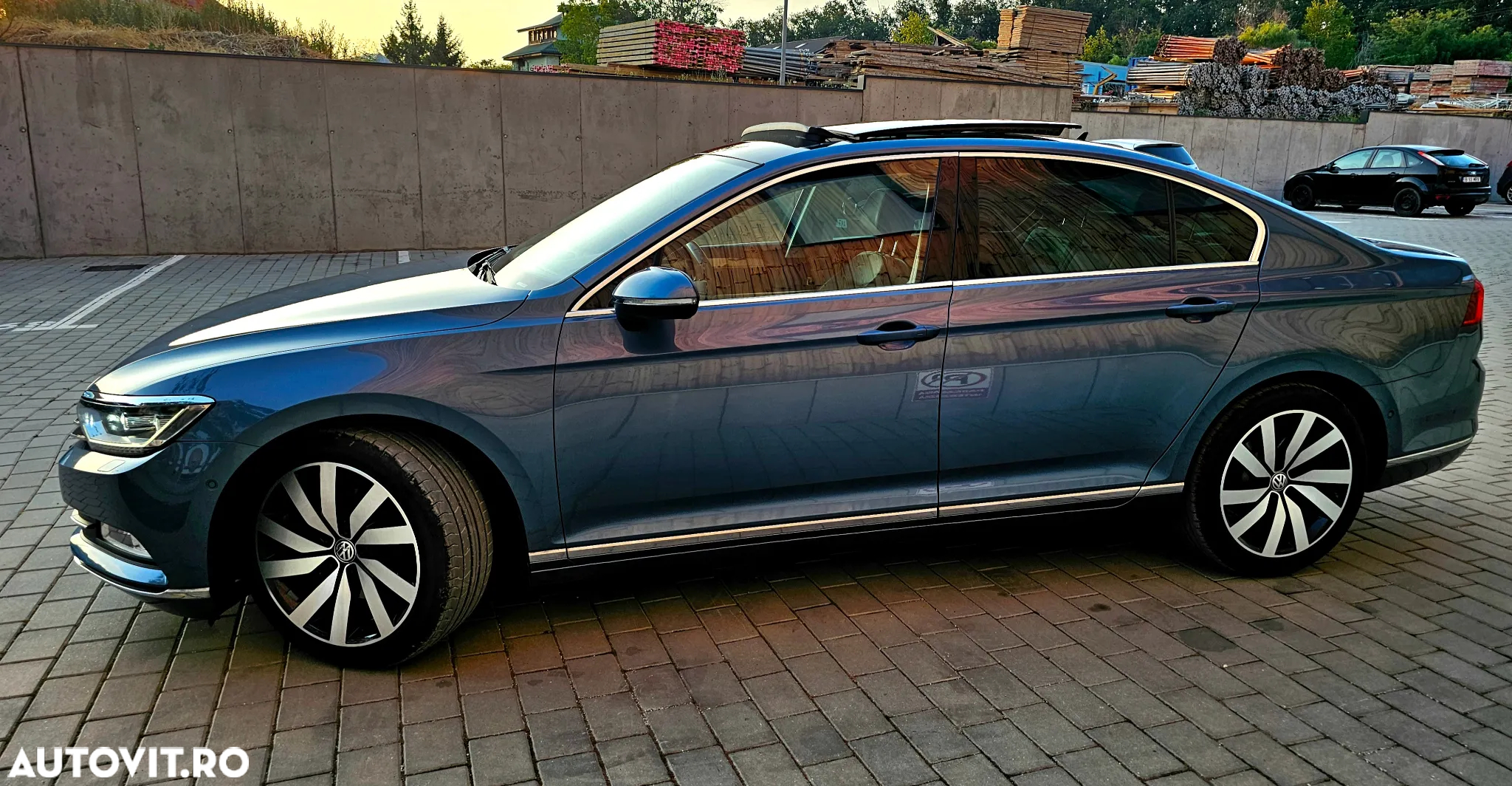 Volkswagen Passat - 13