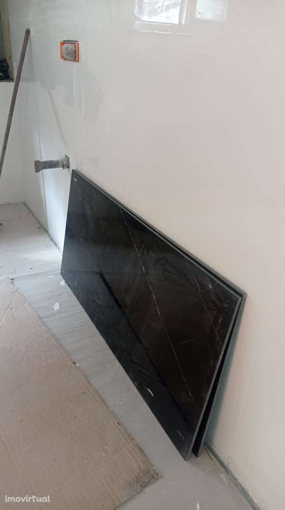 Moradia isolada T4 na Sobreda em fase de construção - Grande imagem: 4/5