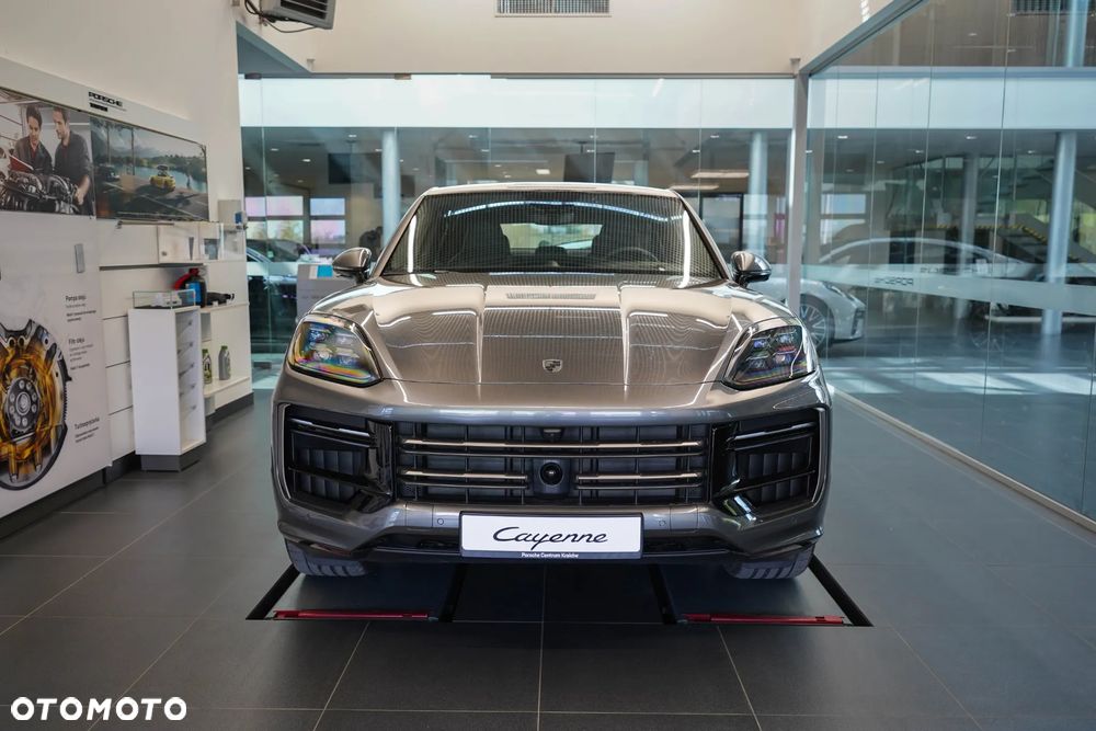 Porsche Cayenne Turbo E-Hybrid PHEV - 6