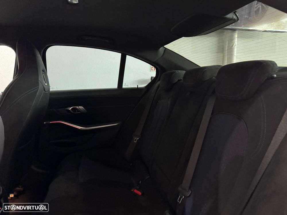 BMW 320 d Pack M Auto - 13