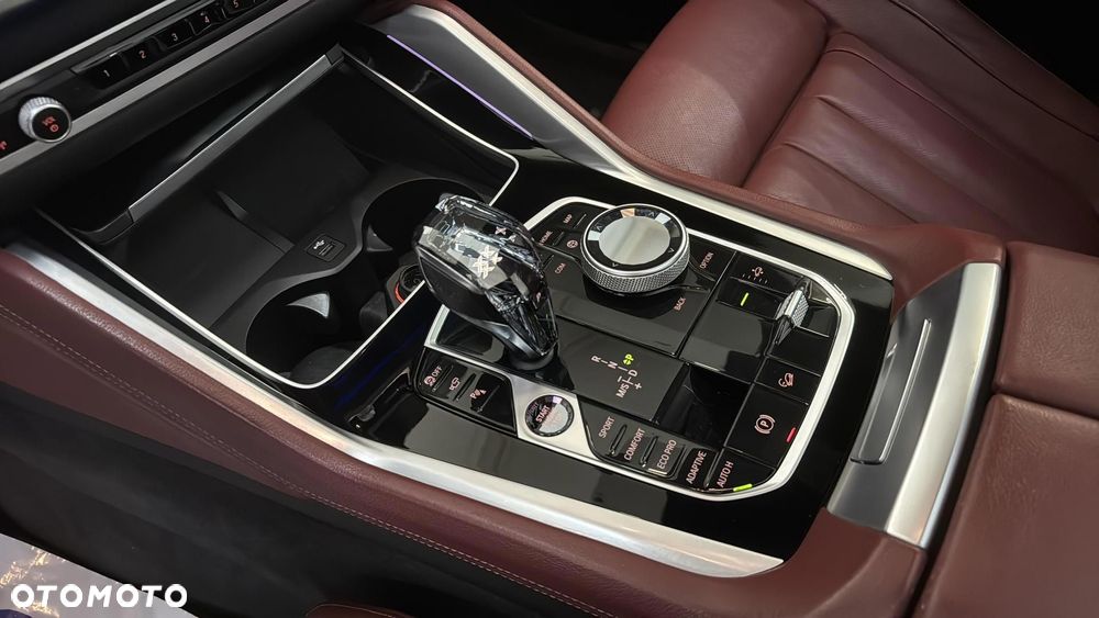BMW X6 xDrive40d mHEV - 16