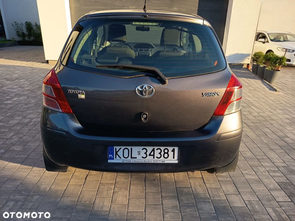 Toyota Yaris 1.0 Entry EU5 - 4