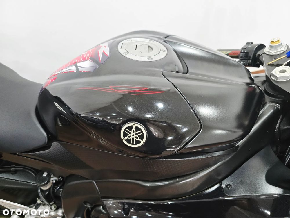 Yamaha R6 - 24