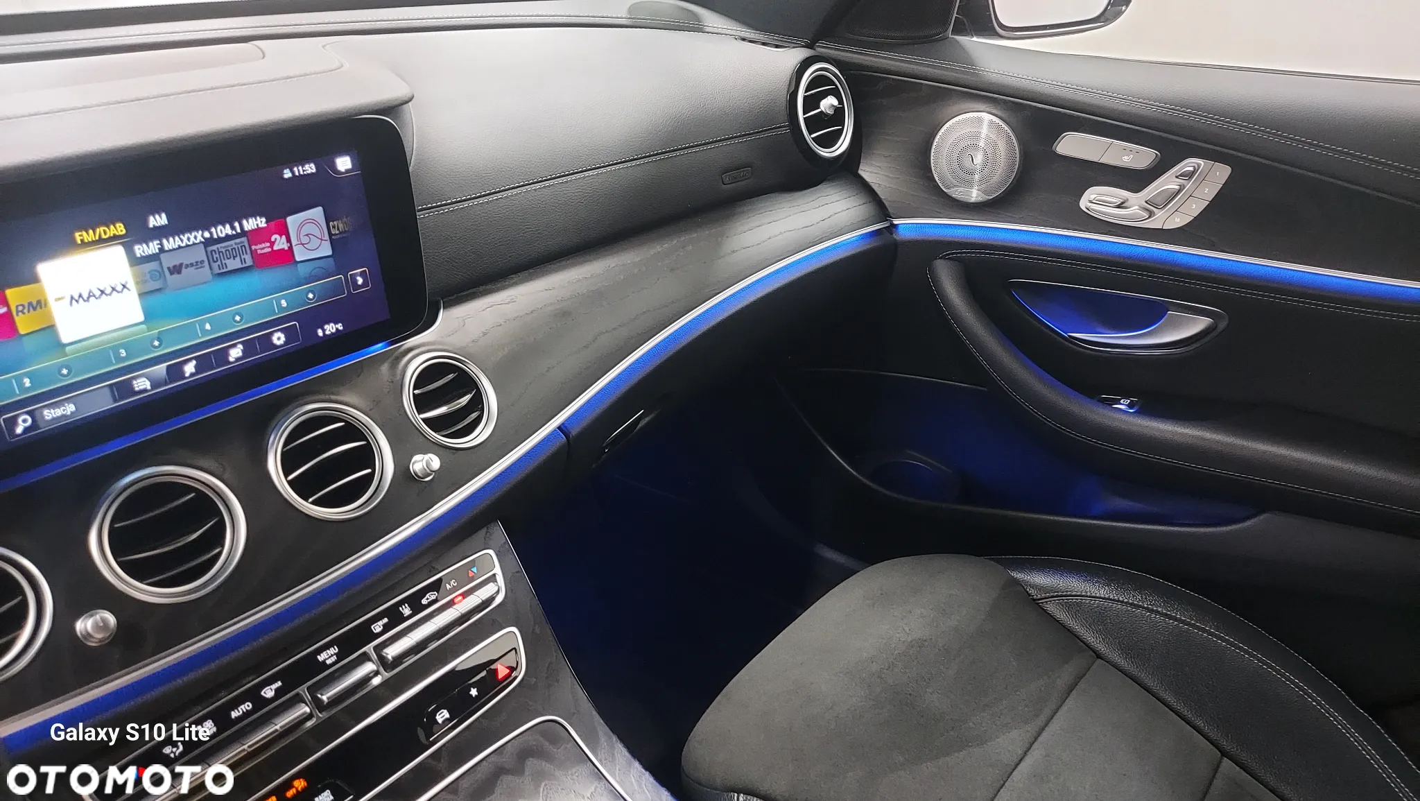 Mercedes-Benz Klasa E 300 de 4Matic T 9G-TRONIC AMG Line - 20