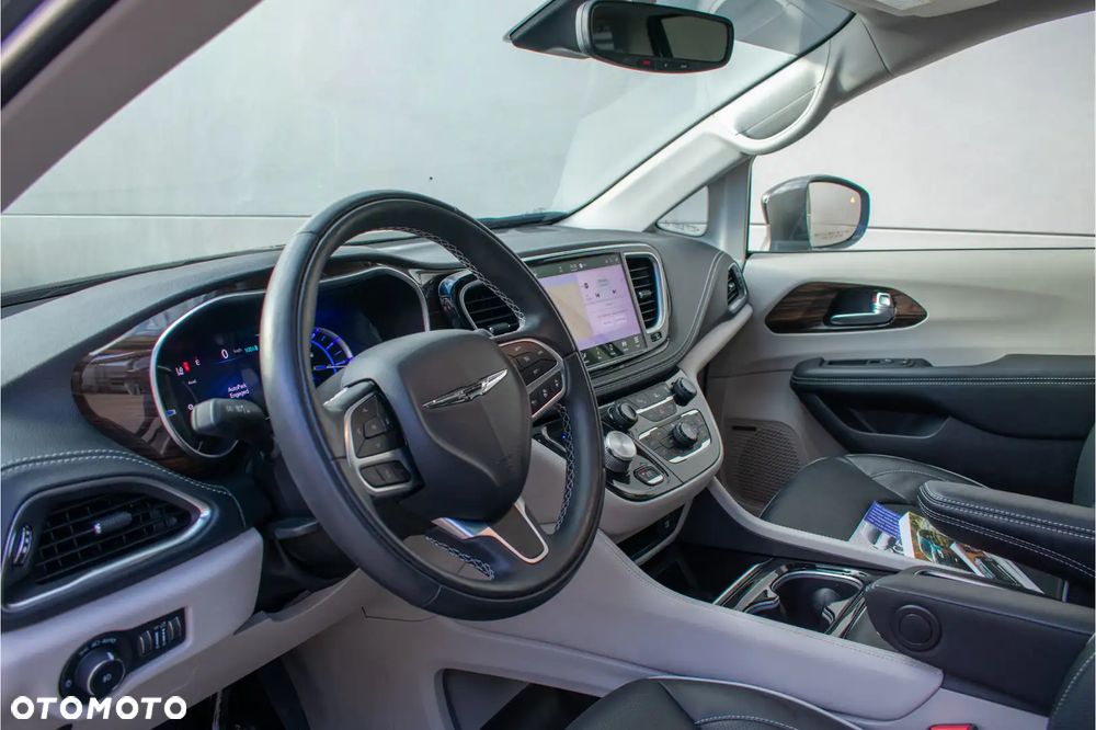 Chrysler Pacifica - 7
