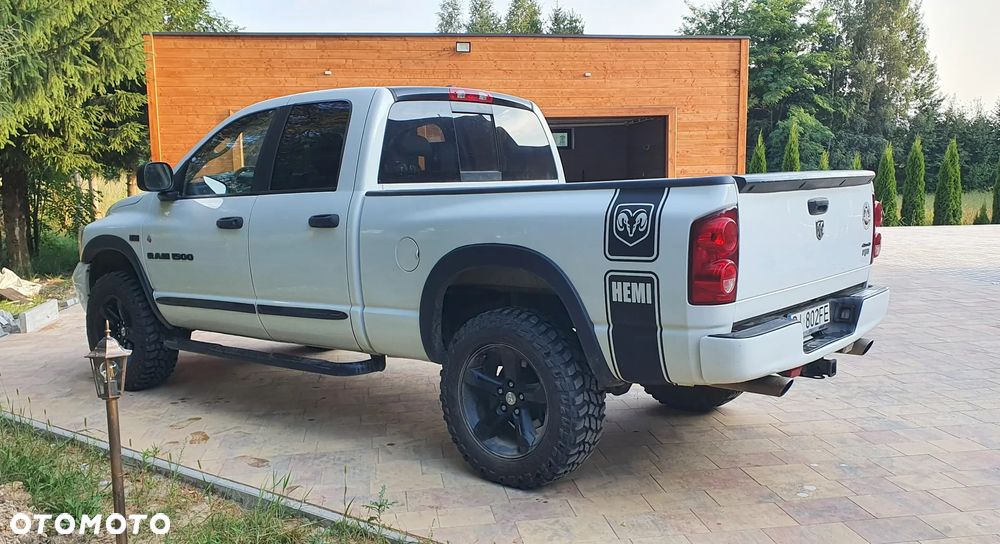 Dodge RAM - 1