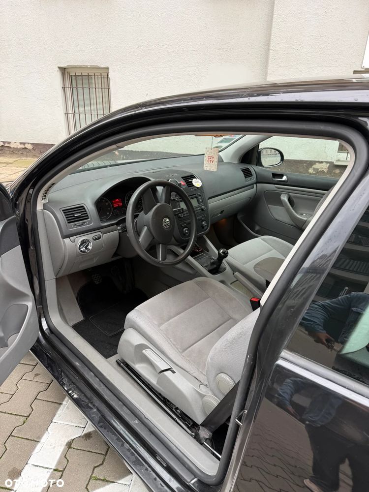 Volkswagen Golf 1.6 FSI Comfortline - 12