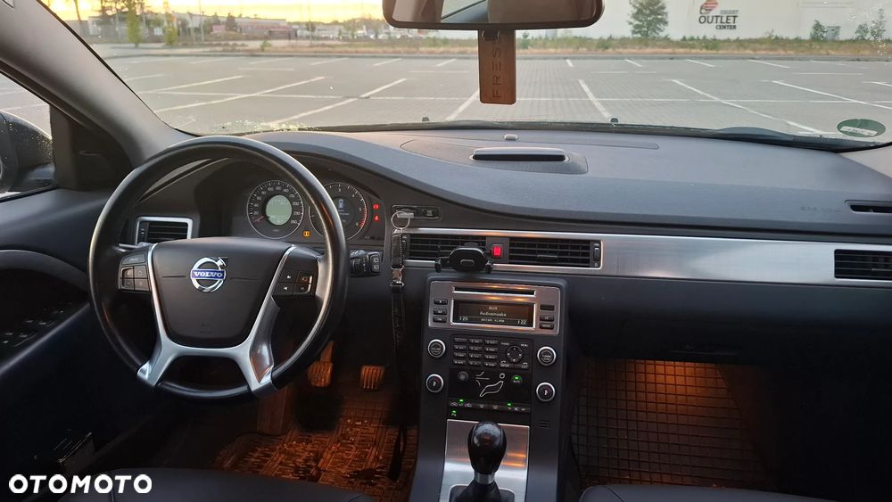 Volvo V70 2.0D Kinetic - 18