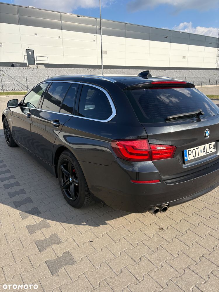 BMW Seria 5 525d xDrive - 4