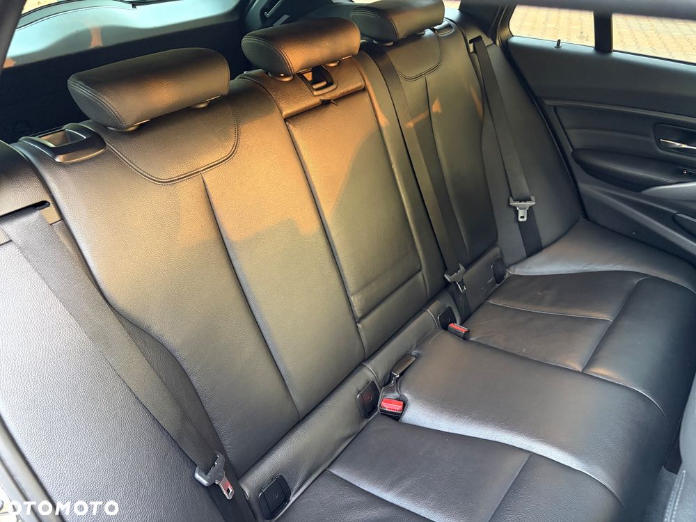 BMW Seria 3 335d xDrive Edition M Sport Shadow - 21