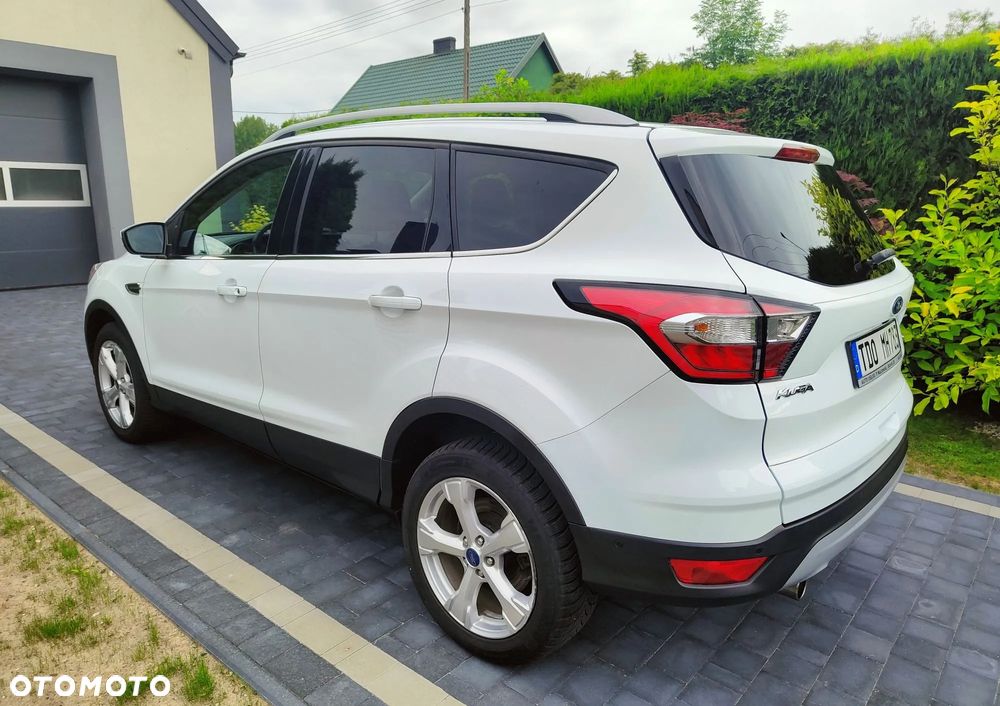 Ford Kuga 1.5 EcoBoost 2x4 Titanium - 4