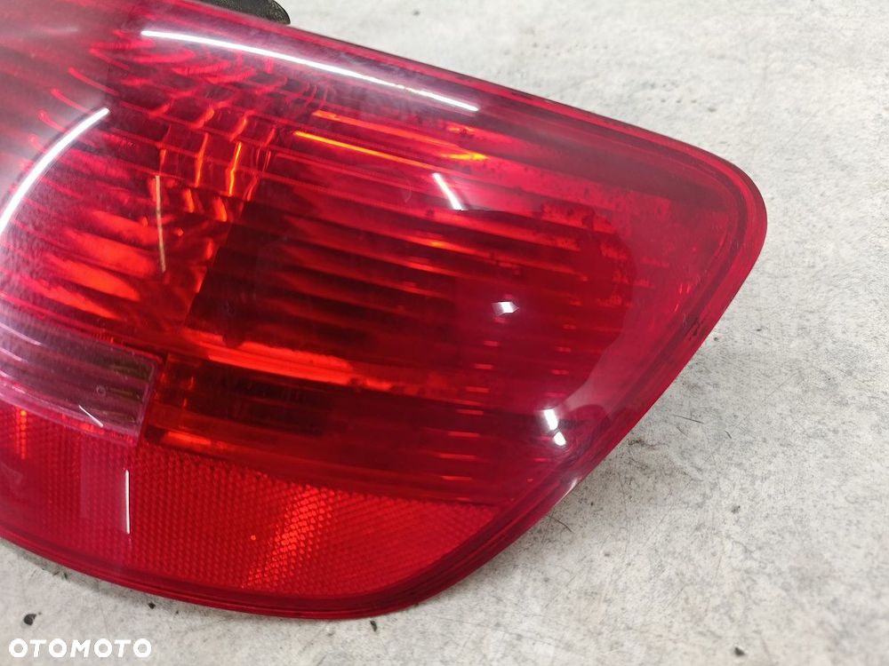 LAMPA TYLNA PRAWA AUDI A6 C6 4F9945096 89037746  VALEO - 4