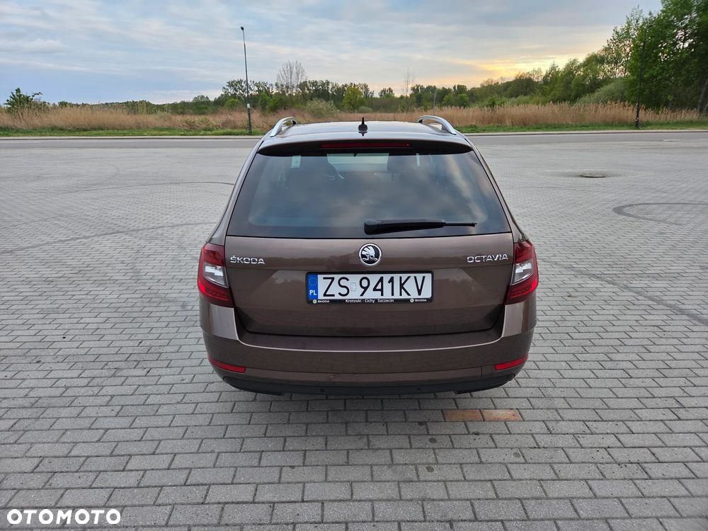 Skoda Octavia 2.0 TDI Style DSG - 4
