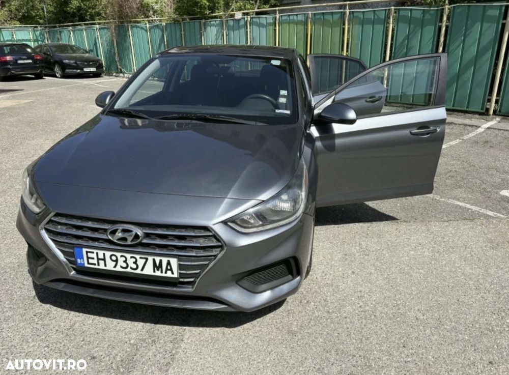 Hyundai Accent - 1