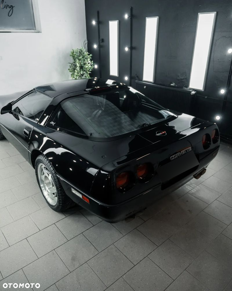 Chevrolet Corvette - 8