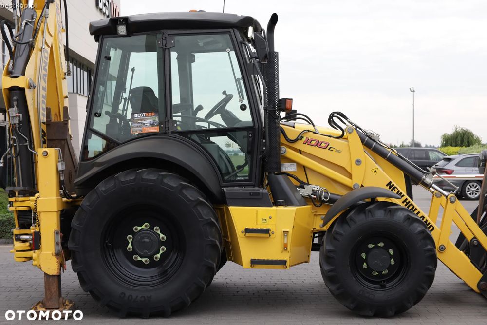 New Holland B100C - 4