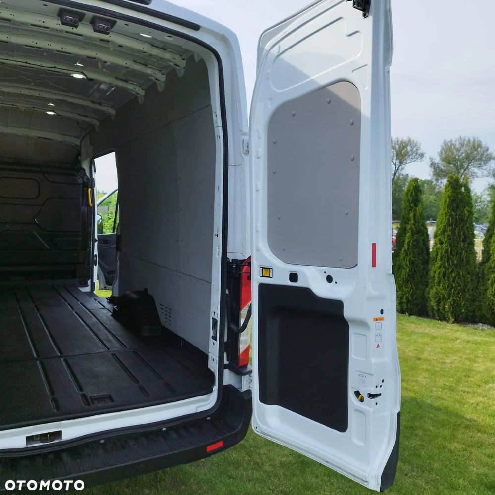 Ford Transit - 12