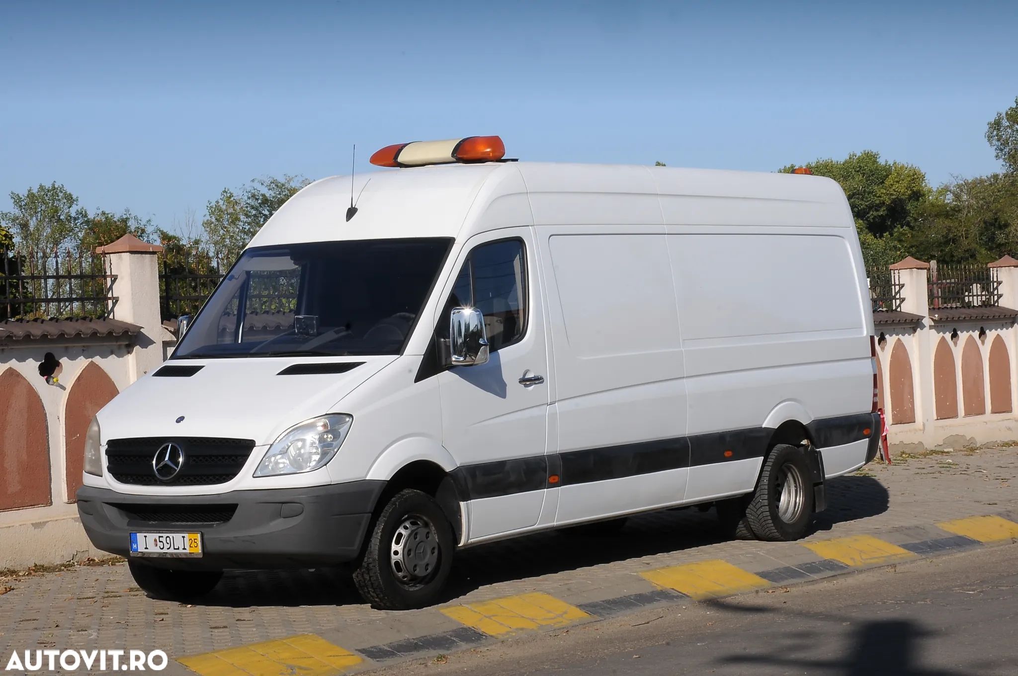 Mercedes-Benz Sprinter - 1