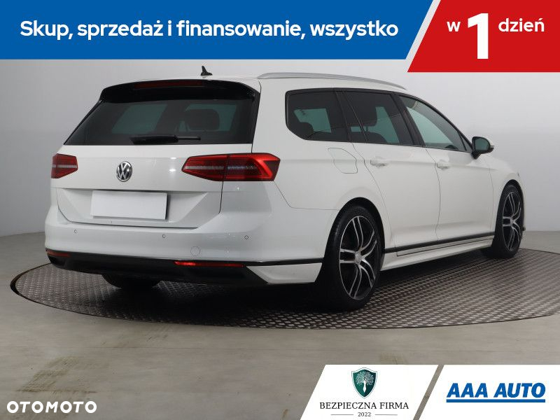 Volkswagen Passat - 6