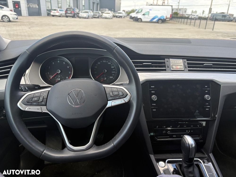 Volkswagen Passat - 8
