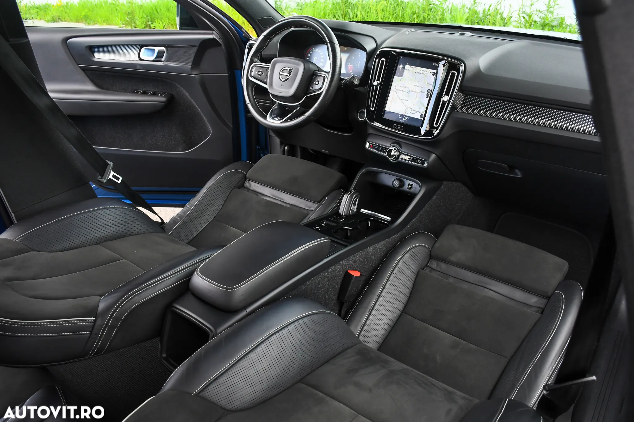 Volvo XC 40 D4 AWD Geartronic R-Design - 2