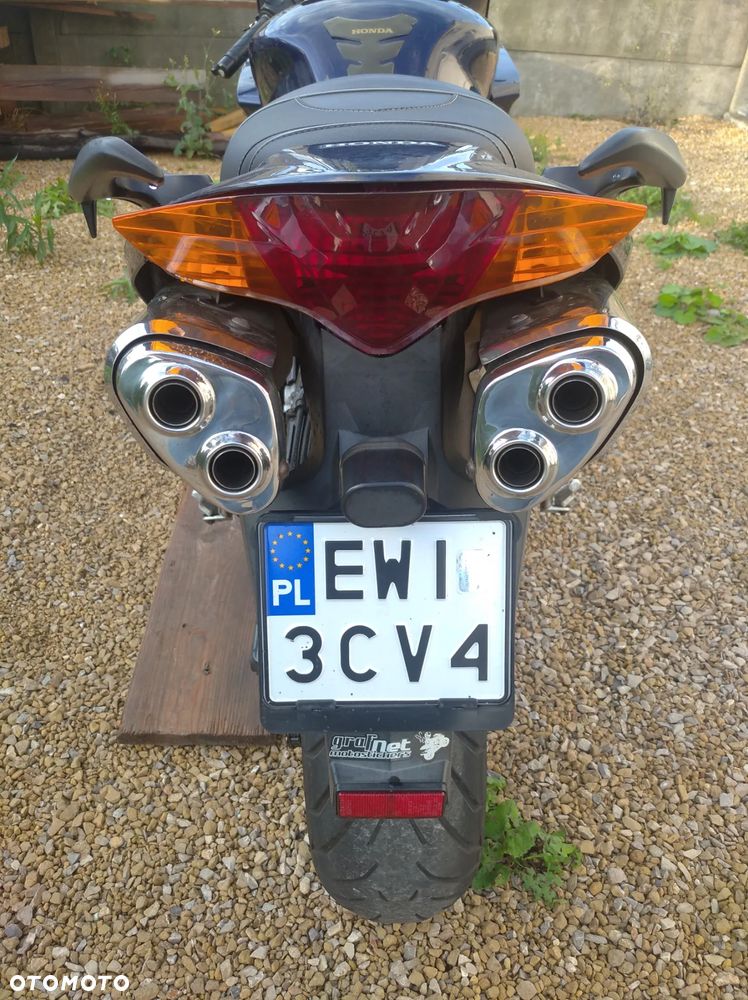 Honda VFR - 9