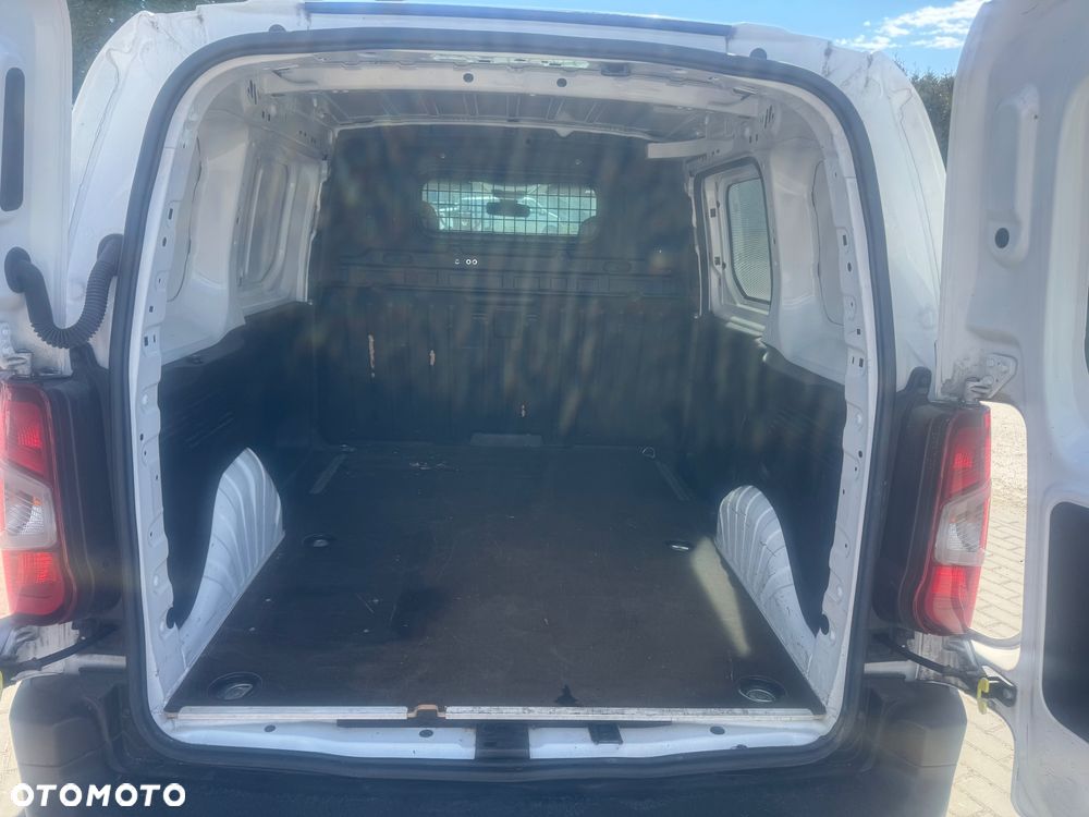Opel COMBO - 11