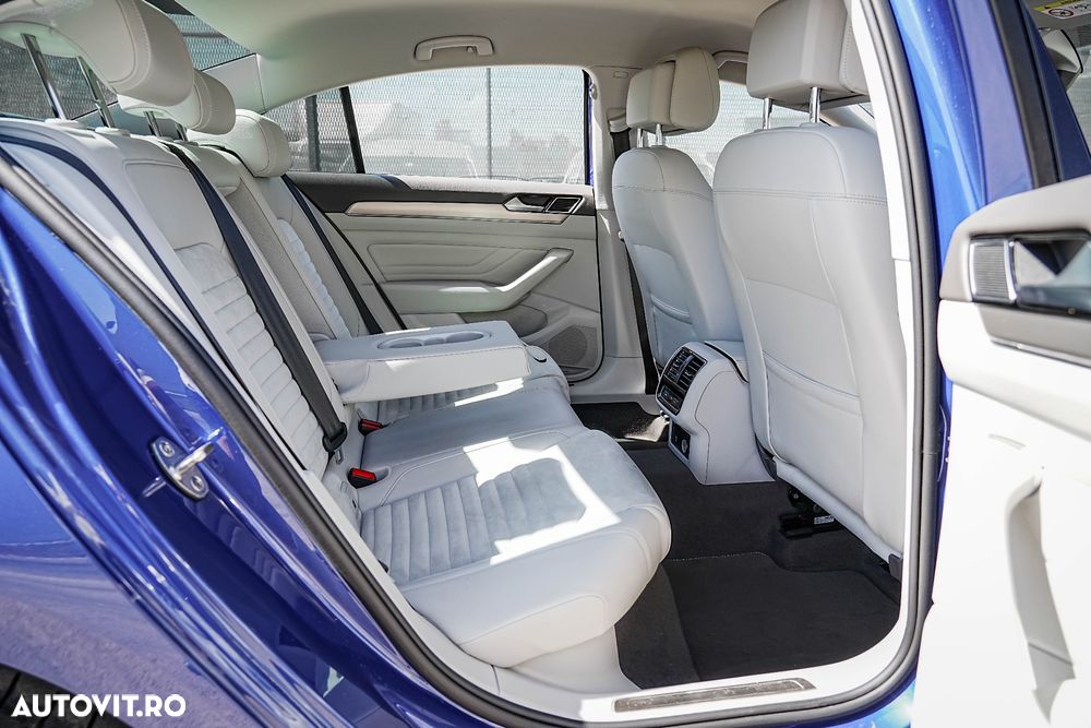 Volkswagen Passat Variant 2.0 TDI DSG R Executive - 27