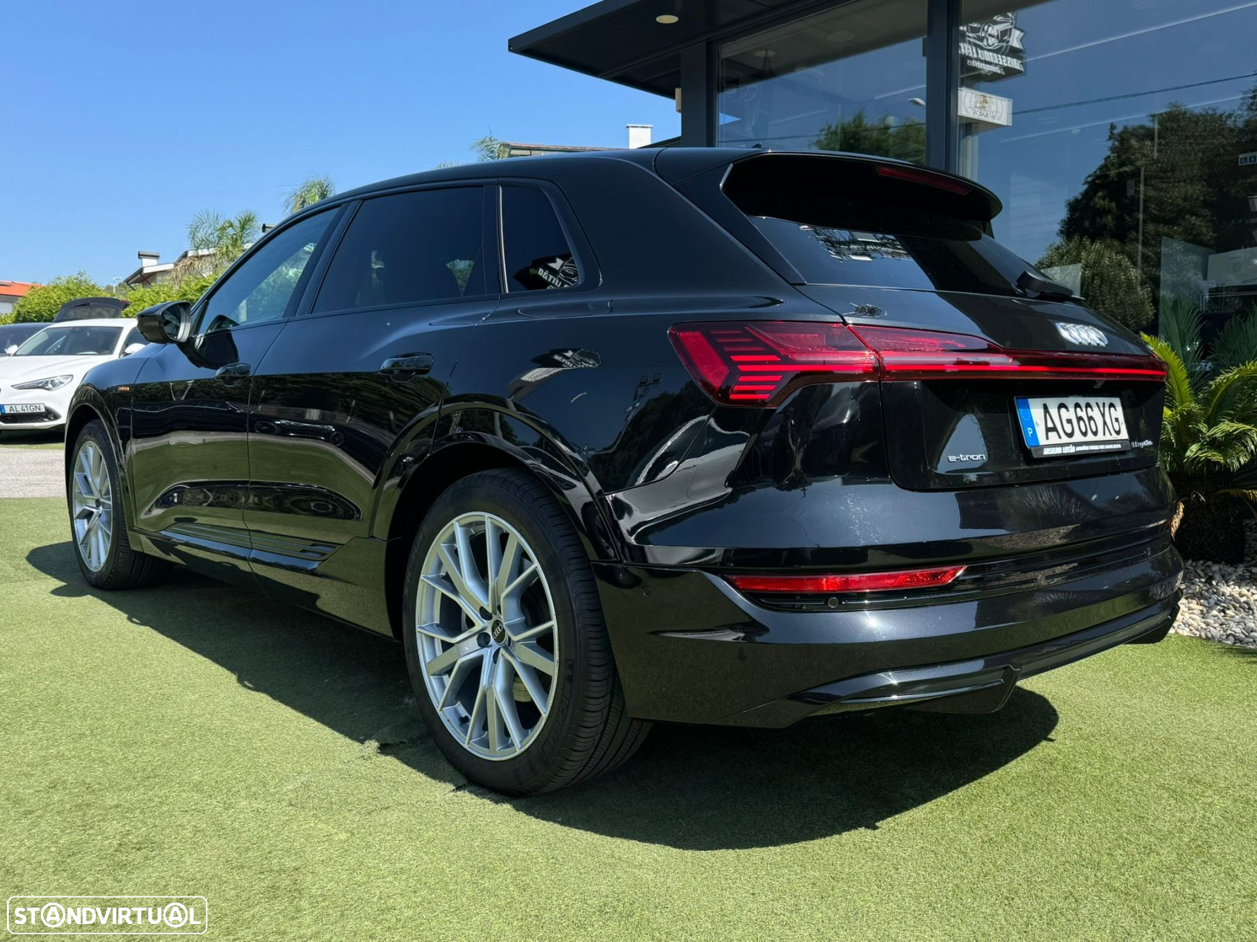 Audi e-tron 55 quattro S line - 13