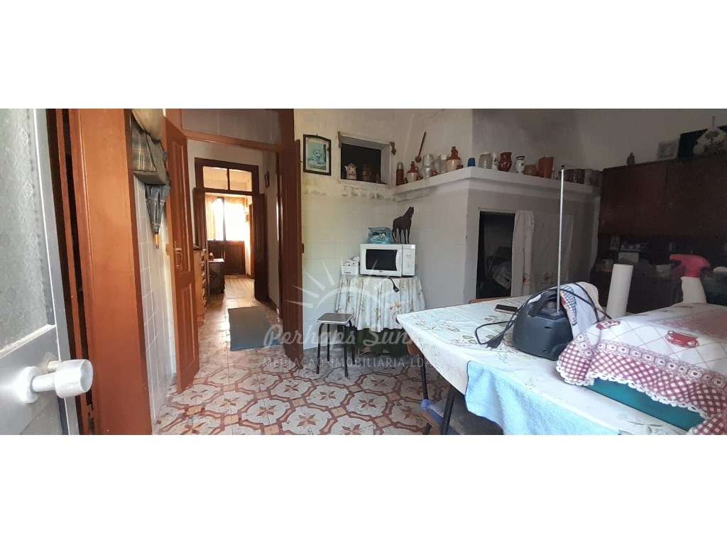 MORADIA T2 NO CENTRO DE GRÂNDOLA