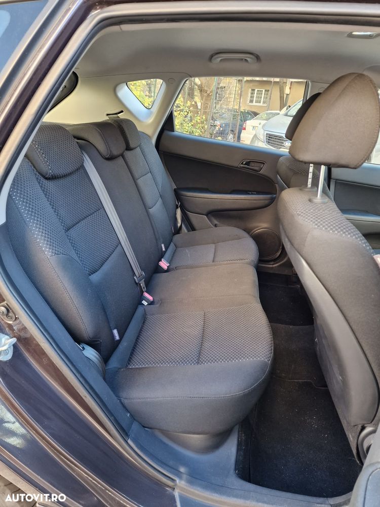 Hyundai i30 1.6 DOHC CLASSIC - 6