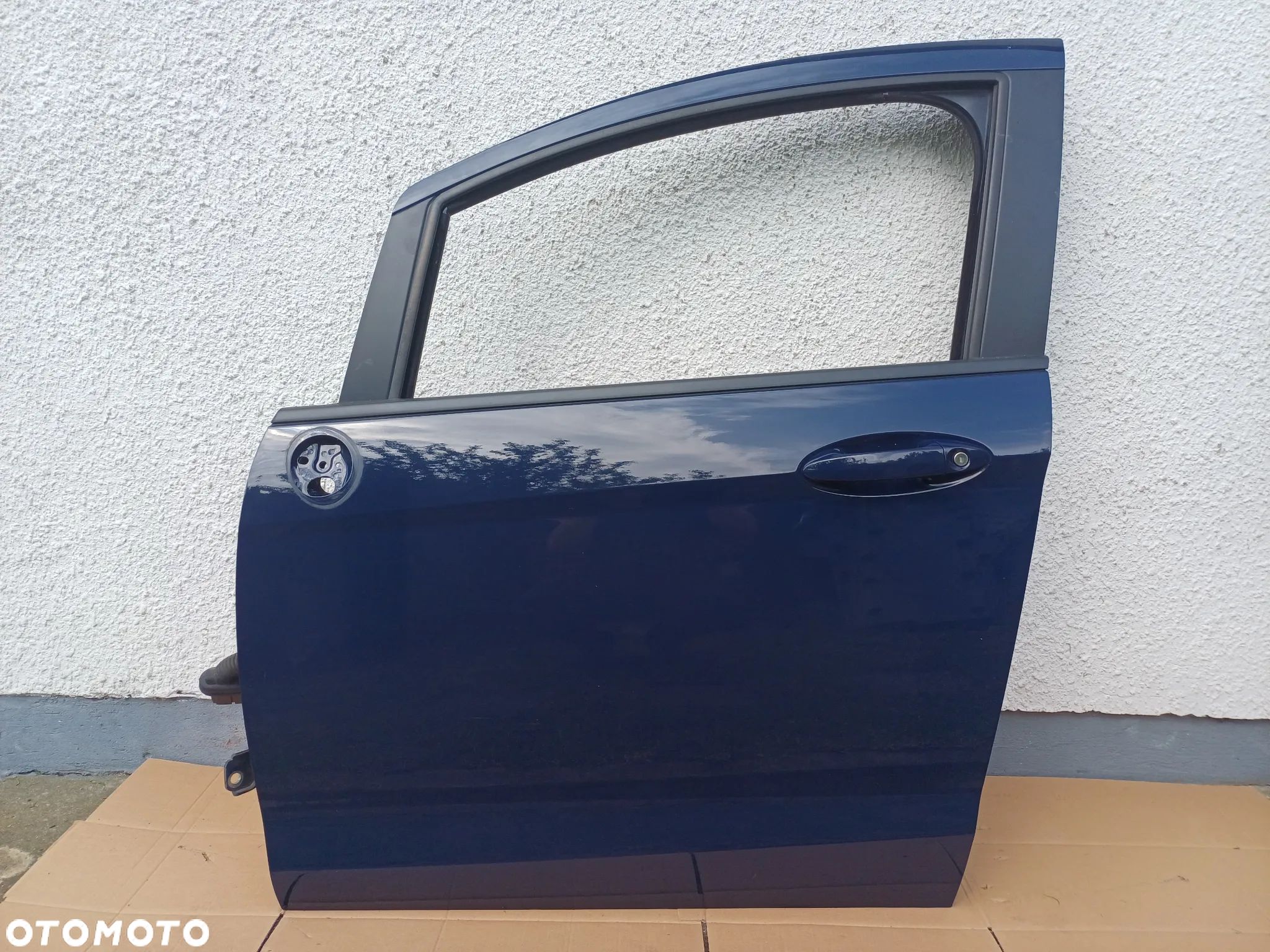 Drzwi lewy przód Ford B-Max kod lakieru EC - 1