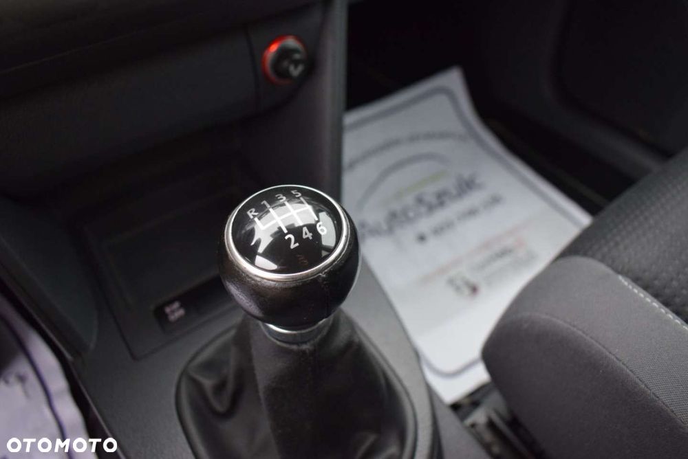 Volkswagen Touran - 32