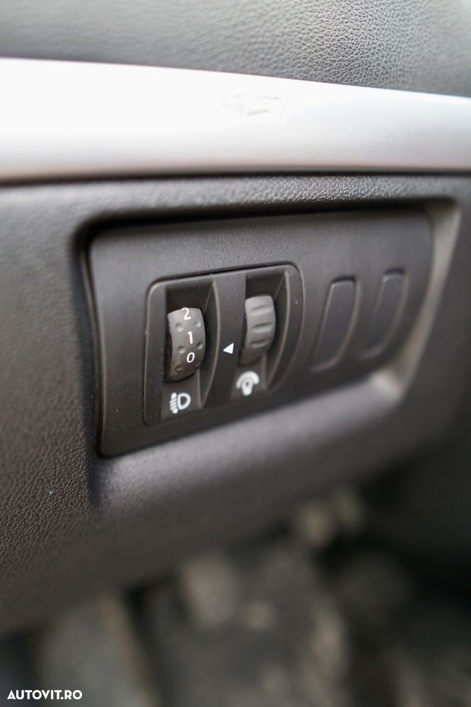 Renault Clio III 1.2 Authentique - 19