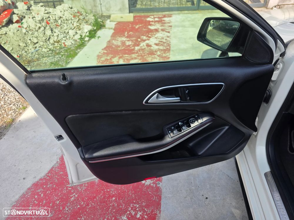 Mercedes-Benz A 180 d 7G-DCT AMG Line - 11