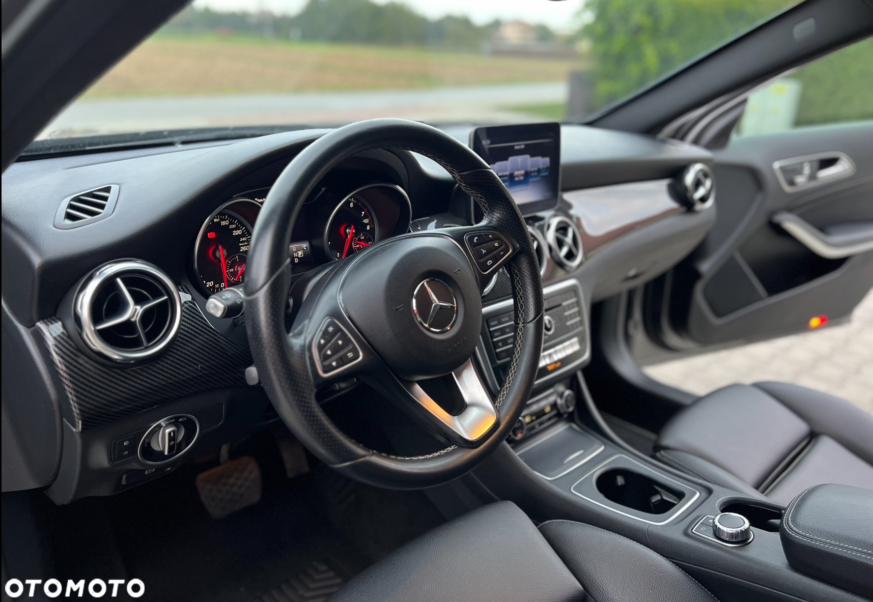 Mercedes-Benz GLA 250 7G-DCT AMG Line - 9