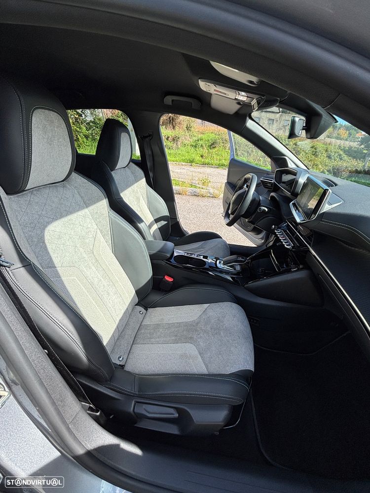 Peugeot e-208 GT - 9