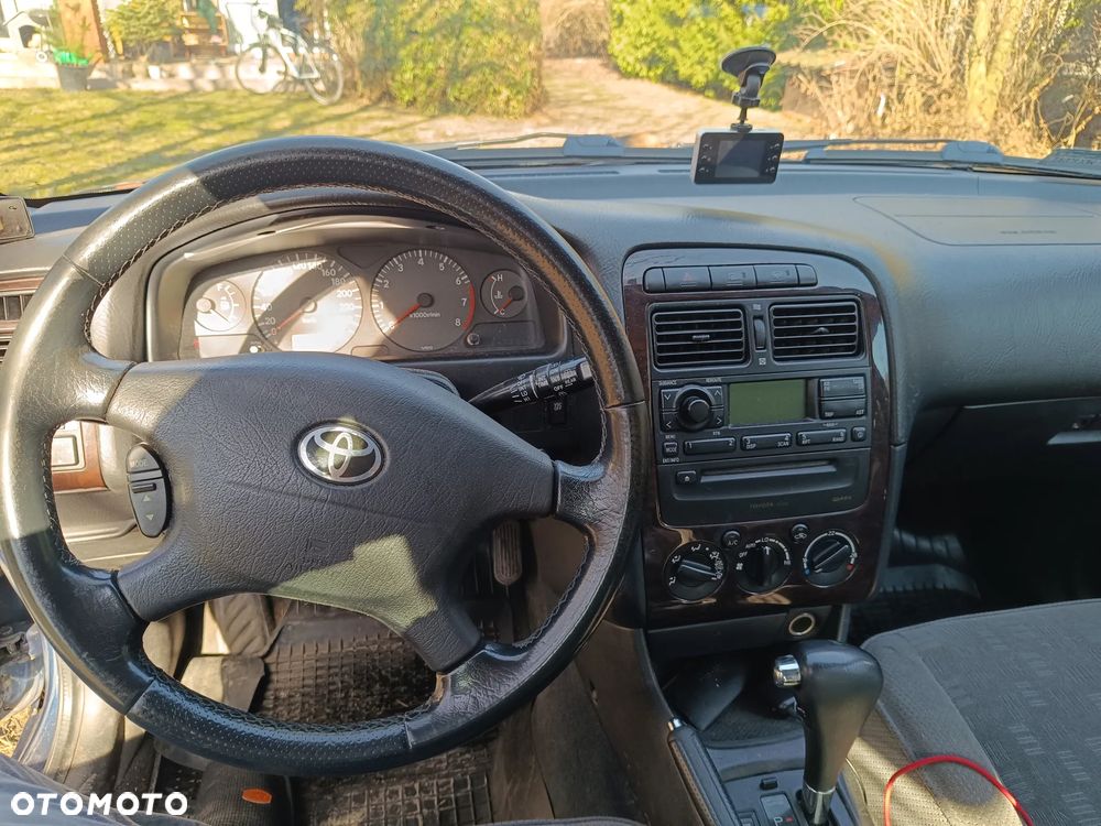 Toyota Avensis 2.0 VVT-i Sol - 10