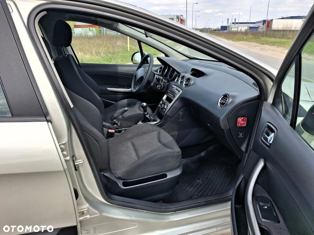 Peugeot 308 1.6 Trendy - 22