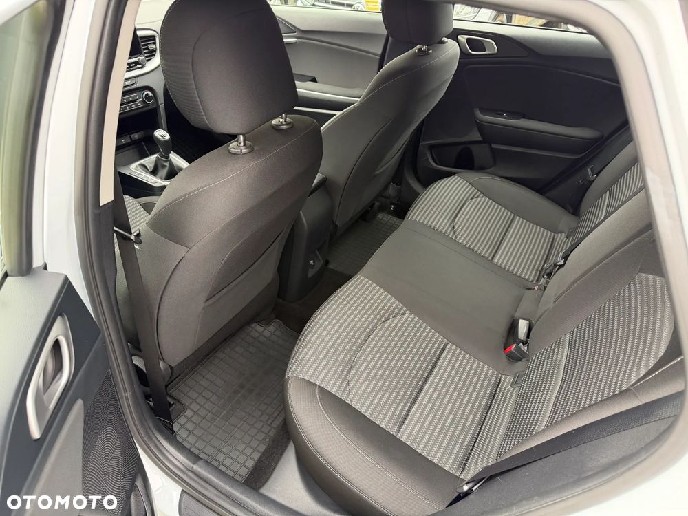 Kia Ceed 1.5 T-GDI M - 6