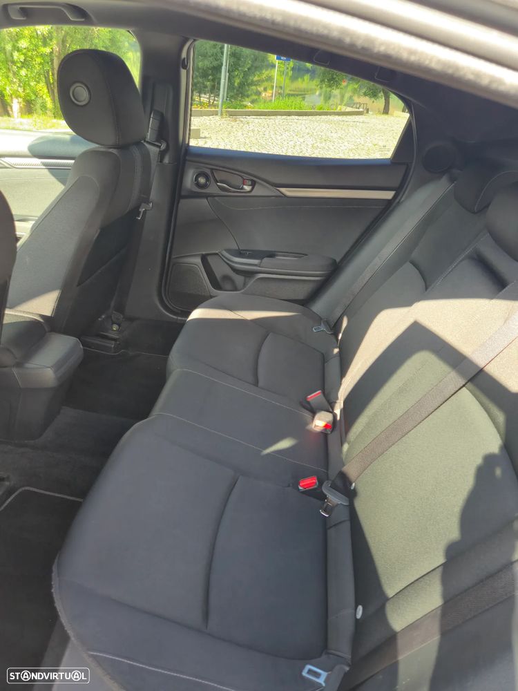 Honda Civic 1.5 i-VTEC Sport Plus - 19