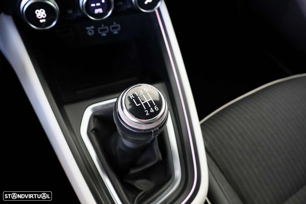 Renault Clio 1.0 TCe Evolution - 38