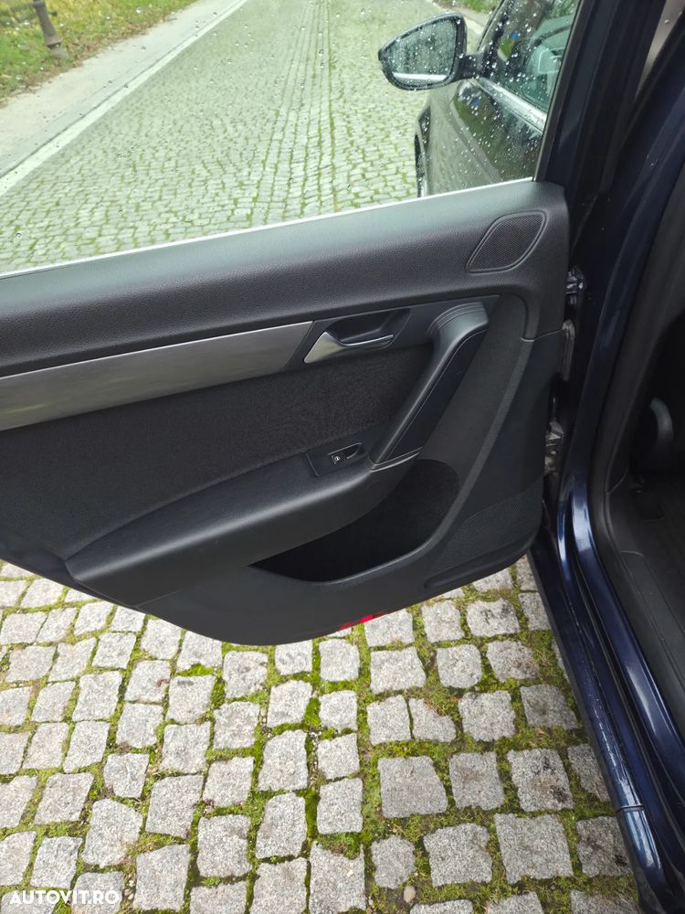 Volkswagen Passat Variant 2.0 TDI 4Motion BlueMotion Technology Comfortline DSG - 9