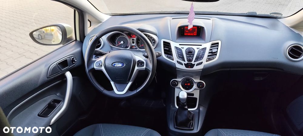 Ford Fiesta 1.25 Titanium - 35