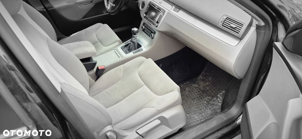 Volkswagen Passat - 8