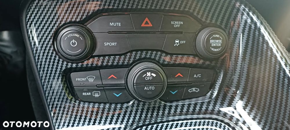Dodge Challenger Automatik R/T Plus - 17